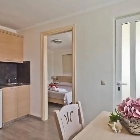 Romantica Hotel Apartahotel *